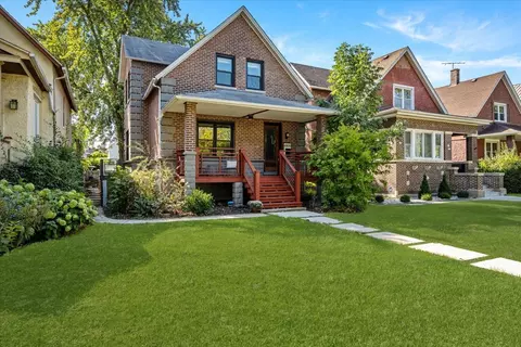 4909 W Pensacola Ave, Chicago, IL 60641