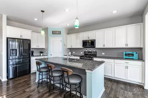 16004 S Selfridge Cir, Plainfield, IL 60586 photo 8