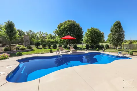 16004 S Selfridge Cir, Plainfield, IL 60586 photo 2