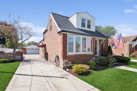 4303 W 109th St, Oak Lawn, IL 60453