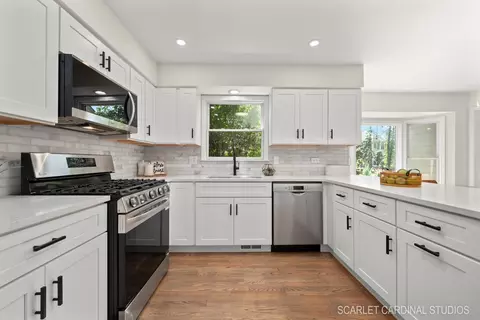 2206 Embden Ln, Wheaton, IL 60189 photo 8