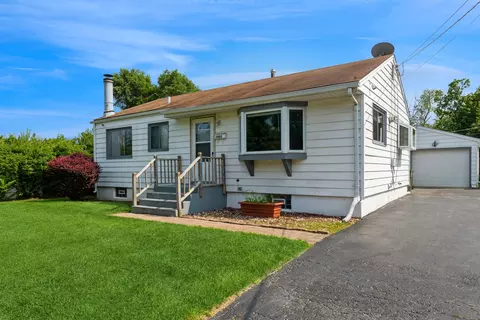 2005 11th St, Winthrop Harbor, IL 60096