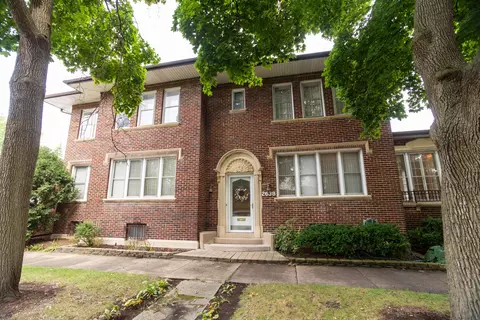 2638 W Albion Ave, Chicago, IL 60645