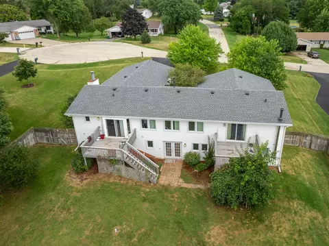6607 Sutter Dr, Roscoe, IL 61073 photo 4