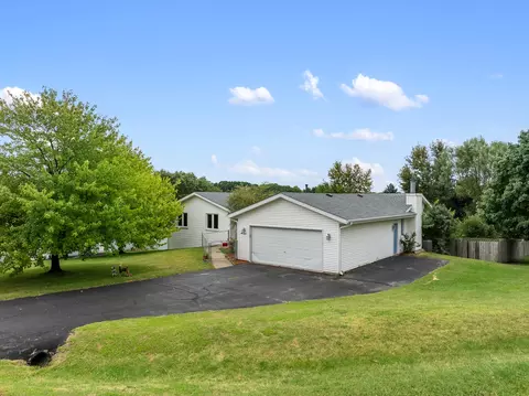 6607 Sutter Dr, Roscoe, IL 61073 photo 8