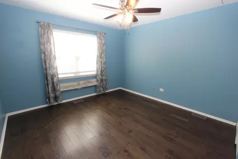 56 Pine Cir, Cary, IL 60013 photo 12