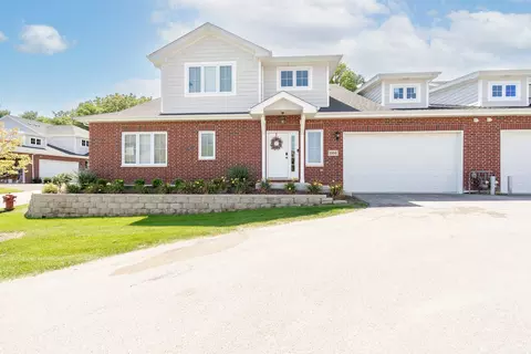 604 Prairie Crossing Dr, New Lenox, IL 60451