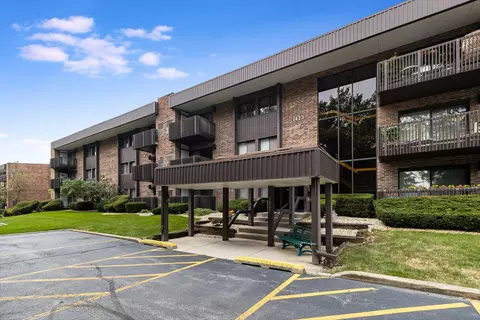 1423 Woodbridge Rd #1D, Joliet, IL 60436