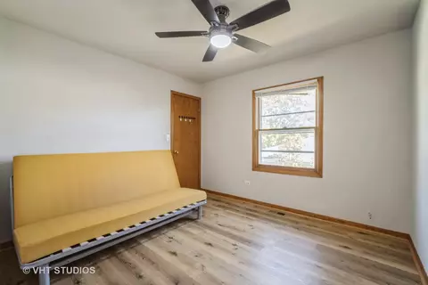 Bedroom - 545 Longtree Dr, Wheeling, IL 60090 photo 2 of 3