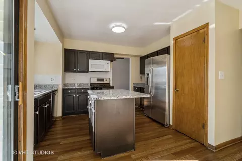 Kitchen - 545 Longtree Dr, Wheeling, IL 60090 photo 3 of 3