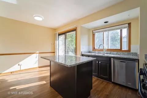 Kitchen - 545 Longtree Dr, Wheeling, IL 60090 photo 1 of 3