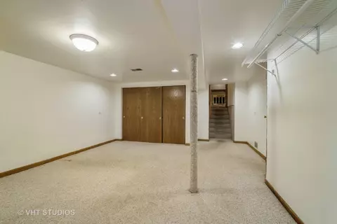 Bedroom - 545 Longtree Dr, Wheeling, IL 60090 photo 1 of 3
