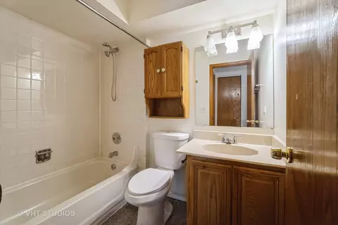 Bath - 545 Longtree Dr, Wheeling, IL 60090 photo 1 of 1