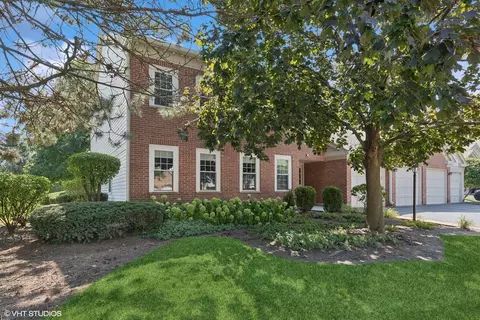 1600 Warwick Ct #D2, Wheeling, IL 60090
