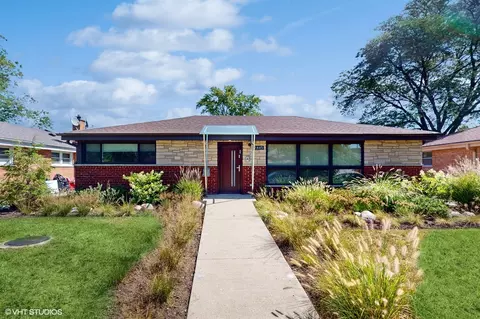 9445 Kildare Ave, Skokie, IL 60076