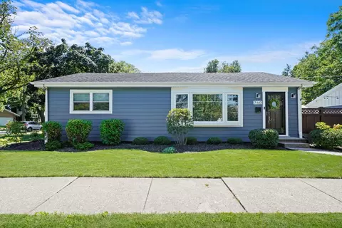 760 S Parkside Ave, Elmhurst, IL 60126
