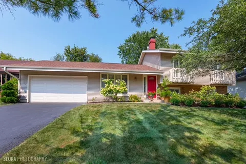 5508 Brittany Dr, Mchenry, IL 60050