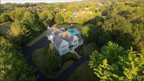 6210 Mcdonald Rd, Roscoe, IL 61073