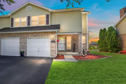 437 S Wenbriar Sq, Addison, IL 60101