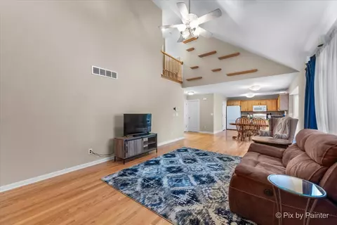 1008 Bristol Dr, Sycamore, IL 60178 photo 7
