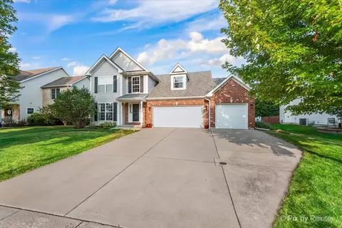 1008 Bristol Dr, Sycamore, IL 60178 photo 2