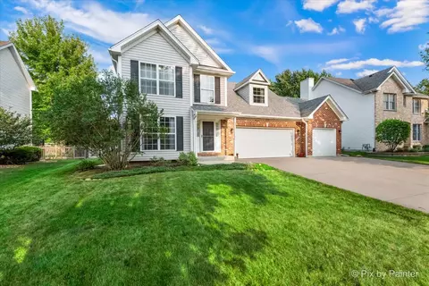 1008 Bristol Dr, Sycamore, IL 60178 photo 3