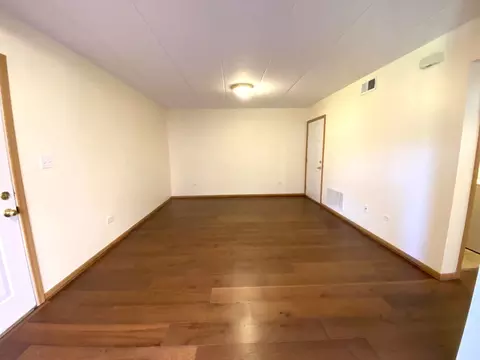 Living - 239 W 18th St #3A, Chicago, IL 60616 photo 1 of 2