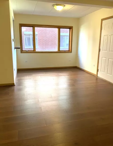 Living - 239 W 18th St #3A, Chicago, IL 60616 photo 2 of 2