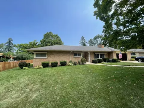573 N Melrose Ave, Elgin, IL 60123