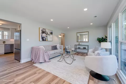 933 S 6th Ave, Des Plaines, IL 60016 photo 11