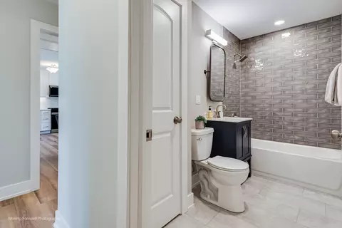 933 S 6th Ave, Des Plaines, IL 60016 photo 17