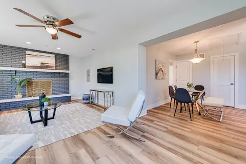 933 S 6th Ave, Des Plaines, IL 60016 photo 5