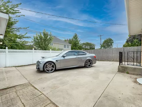 Exterior - 589 N Willow Rd, Elmhurst, IL 60126 photo 5 of 5