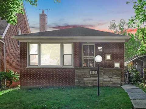 8204 S Wabash Ave, Chicago, IL 60619