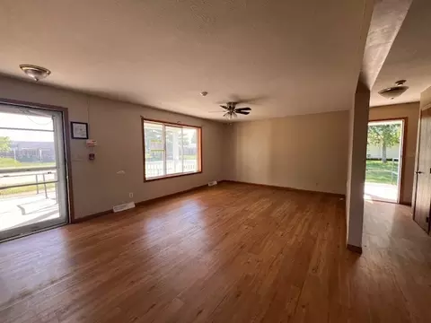1824 E Aka 1829 E Main St, Clinton, IL 61727 photo 3