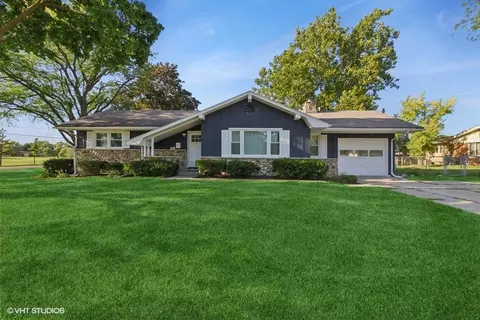 1006 Lehnertz Ave, Aurora, IL 60505