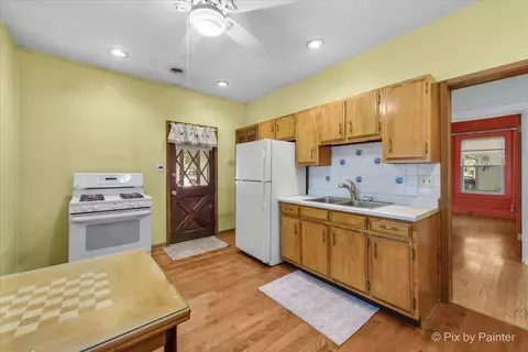 227 E North Ave, Elmhurst, IL 60126 photo 9