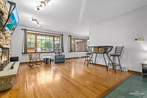Living - 1800 E Algonquin Rd, Des Plaines, IL 60016 photo 3 of 6