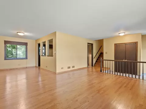 Living - 334 S Walnut St, Itasca, IL 60143 photo 1 of 4