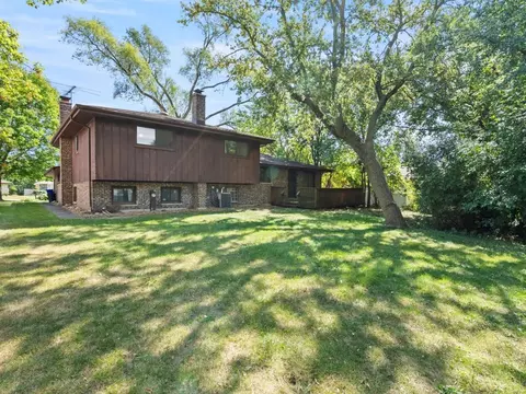 Exterior - 334 S Walnut St, Itasca, IL 60143 photo 6 of 6