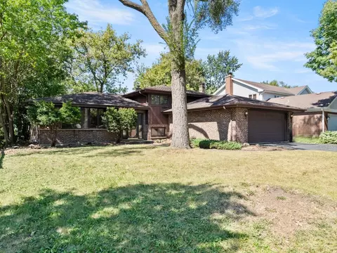 Exterior - 334 S Walnut St, Itasca, IL 60143 photo 2 of 6