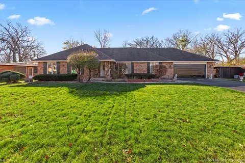 2516 Country Club Dr, Olympia Fields, IL 60461