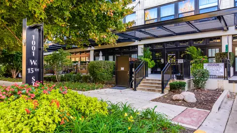 1001 W 15th St #326, Chicago, IL 60608