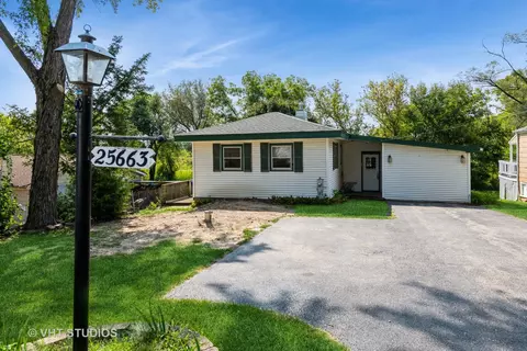 25663 W Wilson Ave, Wauconda, IL 60084