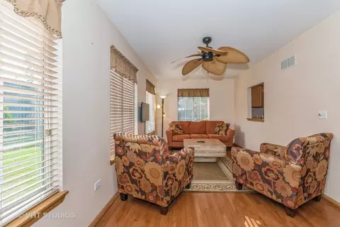 1666 Willow Circle Dr, Crest Hill, IL 60403 photo 7