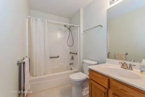 1666 Willow Circle Dr, Crest Hill, IL 60403 photo 11