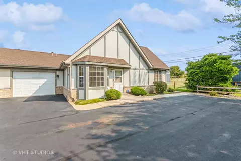 1666 Willow Circle Dr, Crest Hill, IL 60403 photo 2