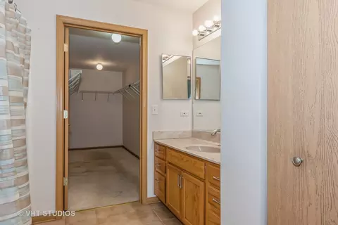 1666 Willow Circle Dr, Crest Hill, IL 60403 photo 9