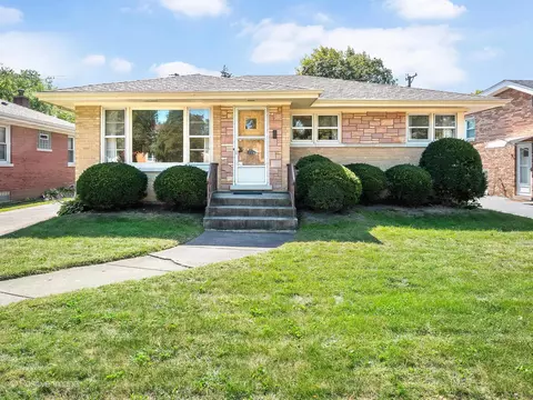 1114 E Oak Ave, La Grange Park, IL 60526