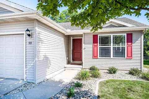 22 Winding Way, Bloomington, IL 61705 photo 2